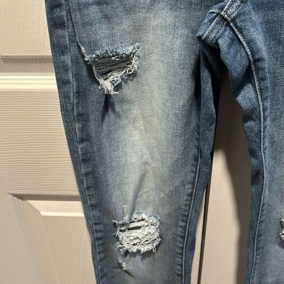 Kan can woman’s distressed stretchy skinny high rise jeans 5 pockets size 28. - Picture 3 of 9